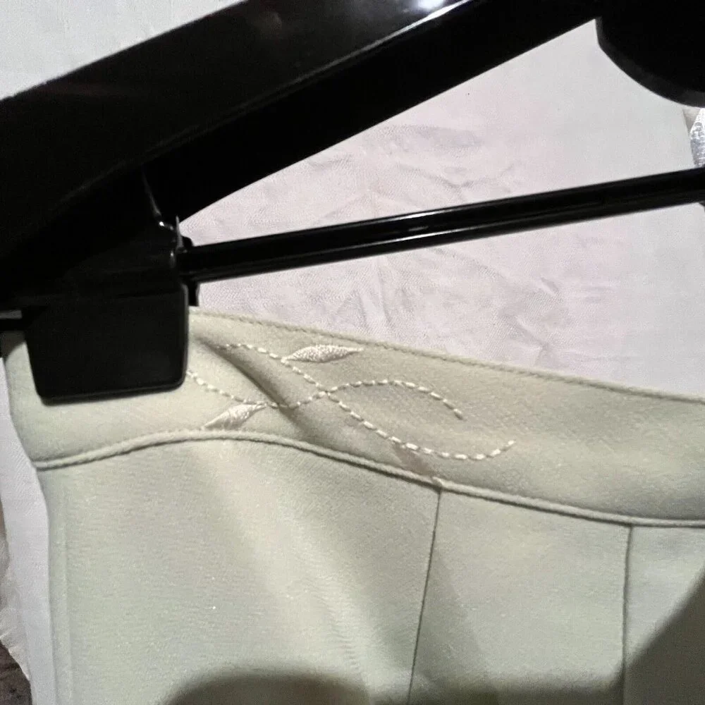 Unbranded this stylish